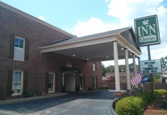 Inn Cheraw has Smoking rooms