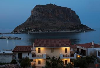 Cyrenia Guesthouse has Balcony rooms