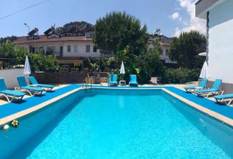 Moonlight Apart Hotel has Balcony rooms