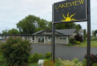 Lakeview Motel & Cottage allows 18 year olds to book a room