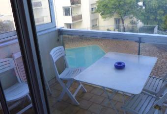Studio a Arcachon a 200 m de la plage avec vue sur la mer piscine partagee et jardin clos has Balcony rooms