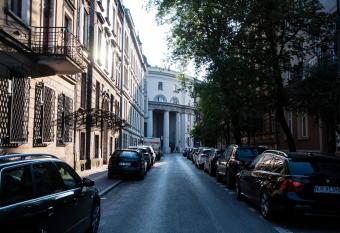 Cracow Jacuzzi Apartments - Silver Room has rooms with a private hot tub