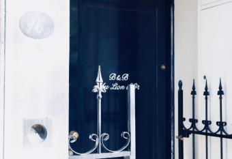 B&B Au Lion D or allows 18 year olds to book a room