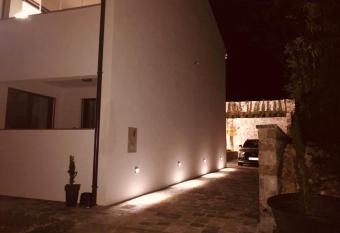 Apartment BENI has Balcony rooms