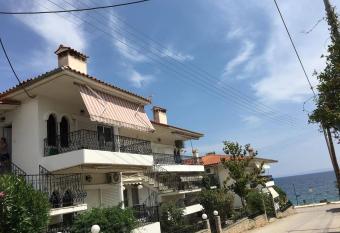 VILLA KALIBA SUMMER HOUSE has Balcony rooms