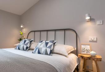 QUERCUS apartments, secluded and next to the bike trail has Balcony rooms