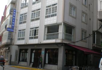 Hostal-Pension Panchito allows 18 year olds to book a room