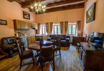 Villa Marie allows 18 year olds to book a room