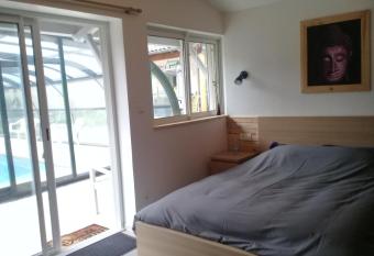 Chambre double  has Balcony rooms