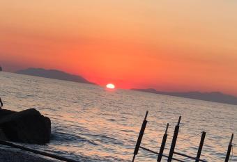 THE BEACH HOUSE has Balcony rooms
