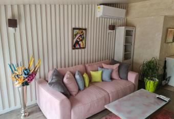 GRANDE SPA DELUXe STUDIOS allows 18 year olds to book a room