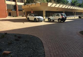 Durban Waterfront Apartments has rooms with a private hot tub