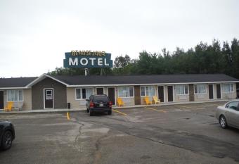 Motel Beausejour allows 18 year olds to book a room