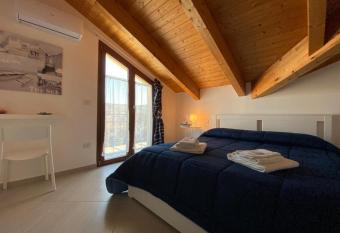 Sapore di mare casa vacanze has Balcony rooms