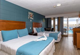 Charlroy Motel has Balcony rooms