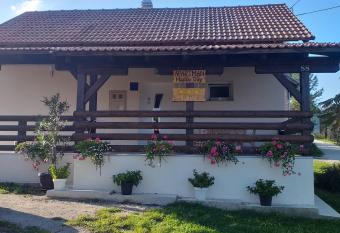 Guest House Happy day allows 18 year olds to book a room