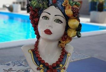 Donna Concetta has Balcony rooms