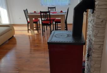 Apartman Igy has Balcony rooms