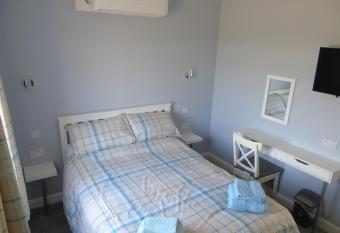 The Blackbirds allows 18 year olds to book a room