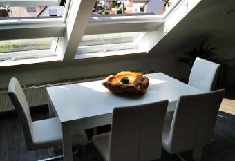 Ferienwohnung Sonnenblick in Zirndorf allows 18 year olds to book a room