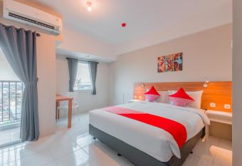 Super OYO Flagship 750 Mont Blanc has Balcony rooms