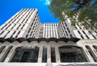 Lakeshore Hotel Tainan allows 18 year olds to book a room