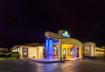 Days Inn by Wyndham El Reno has Smoking rooms