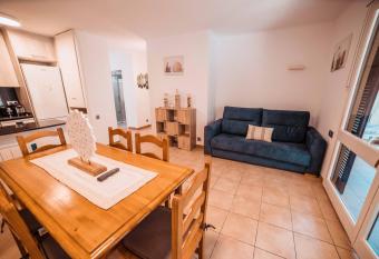 Apartamento reformado a 2 minutos de la playa en Calella! has Balcony rooms