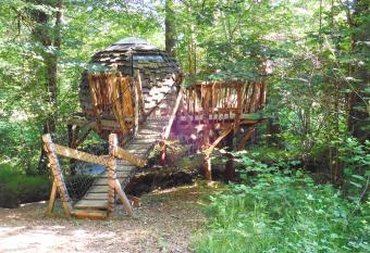 Cabane Nid du centre UnisVers has Balcony rooms