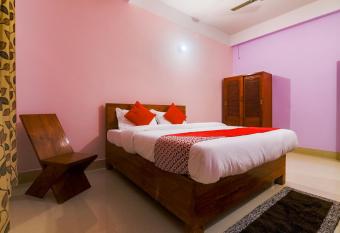 Flagship 38791 Alhanney Guest House allows 18 year olds to book a room