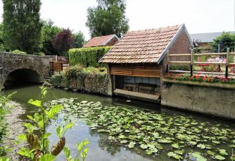 Le Lavoir Secret - h  bergement atypique dans un joli cadre bucolique has Balcony rooms