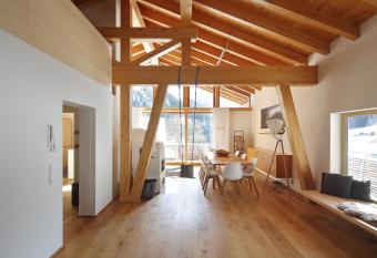 Loft7 has Balcony rooms