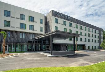 Courtyard by Marriott CharlestonoNorth Charleston has Balcony rooms
