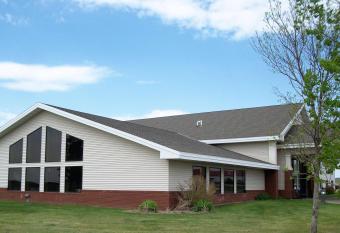 AmericInn by Wyndham Beulah has Smoking rooms