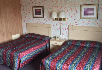 Macthrift Motor Inn has Smoking/Balcony rooms