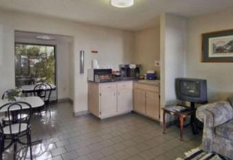 Guest Inn Lake City has Smoking rooms