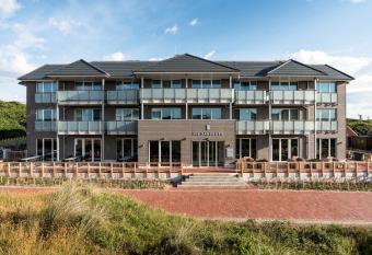 Die Sandburg has Balcony rooms