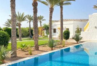 Dar El Jerbi has Balcony rooms