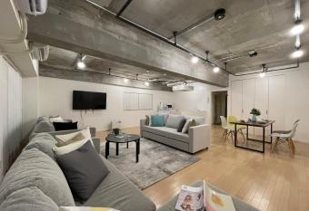 bHOTEL M s lea - Modern Spacious Apartment Beside Peace Park 10 ppl allows 18 year olds to book a room