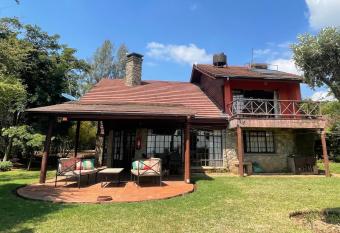 Francolin Cottage at Great Rift Valley Lodge & Golf Resort Naivasha has Balcony rooms