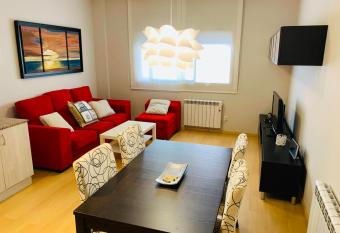 El Far de Palam  s - Costa Brava allows 18 year olds to book a room