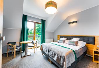 Zak  tek Reja has Balcony rooms