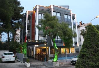 Ramona Hotel allows 18 year olds to book a room