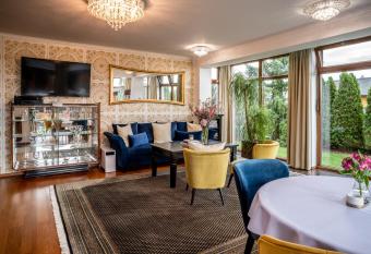 G88 RESIDENCE has Balcony rooms