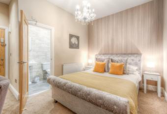 C L O S E D - George Wright Boutique Hotel - C L O S E D allows 18 year olds to book a room