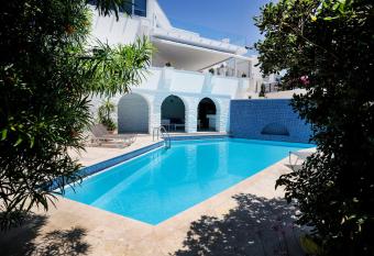 Flag Suites +12 allows 18 year olds to book a room