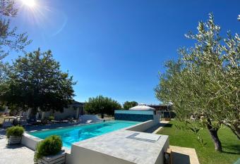 Il Platano Residenza Rurale allows 18 year olds to book a room