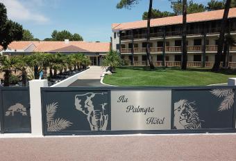 Au Palmyre H  tel has Balcony rooms