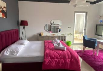 Guest s Apartament has Balcony rooms