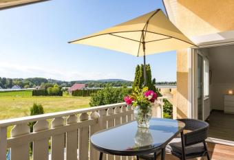 Haus Sohl 2 has Balcony rooms